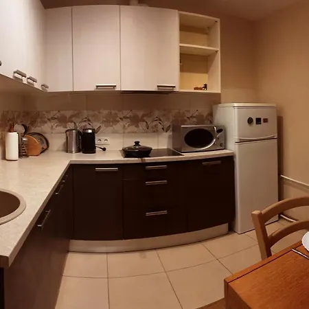 Quiet In Centre Apartment