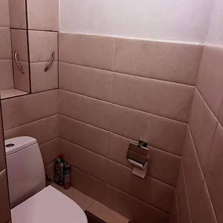 Quiet In Centre Apartment